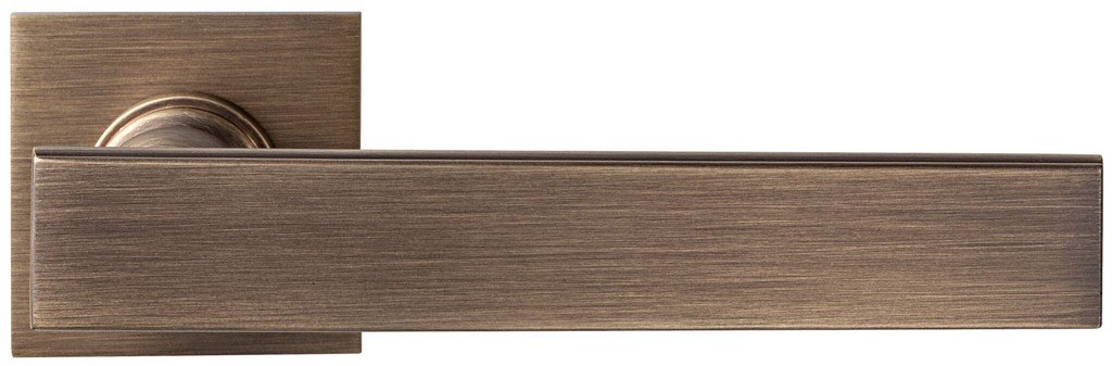 lucrezia-surolt-bronz-kilincs
