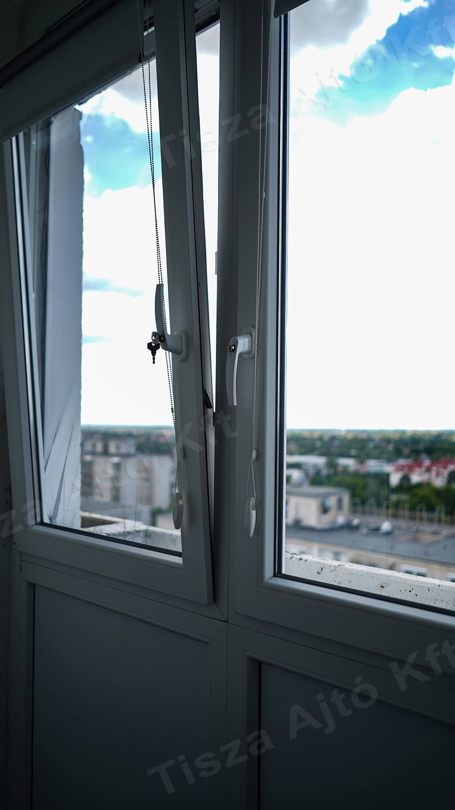 SA704438_1600
