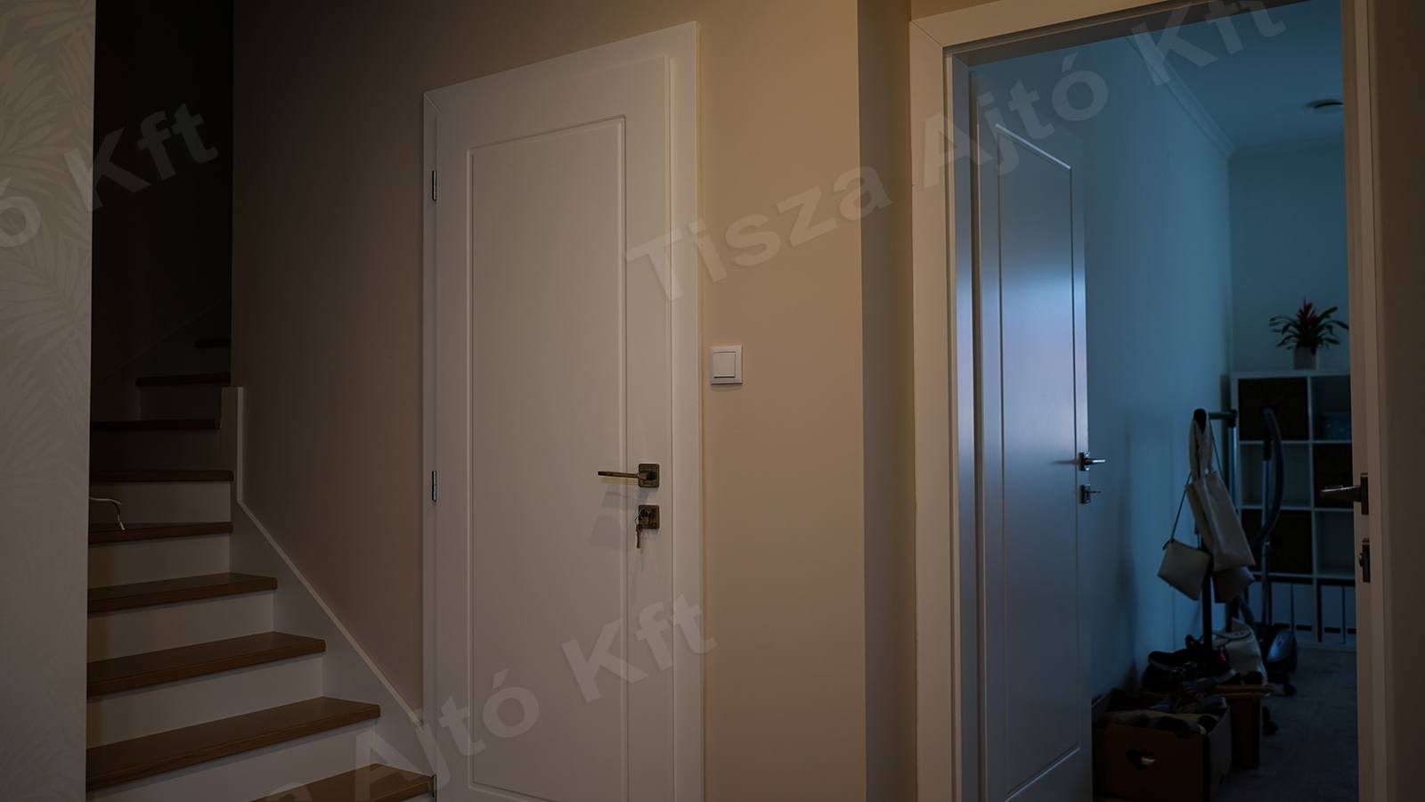 SA704473_1600
