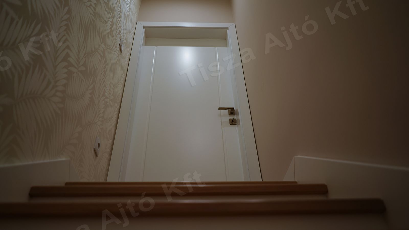 SA704560_1600