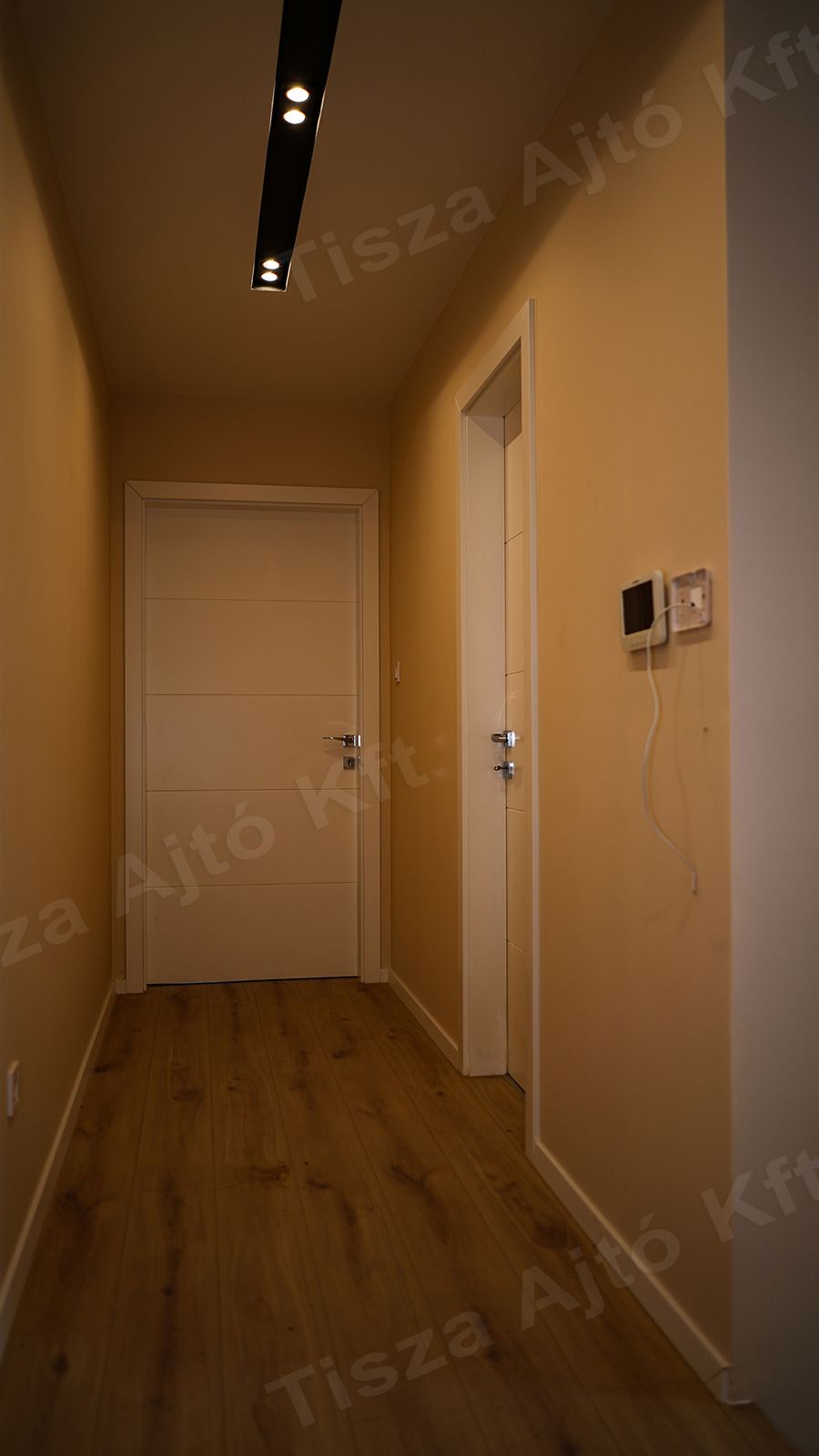 SA704655_1600