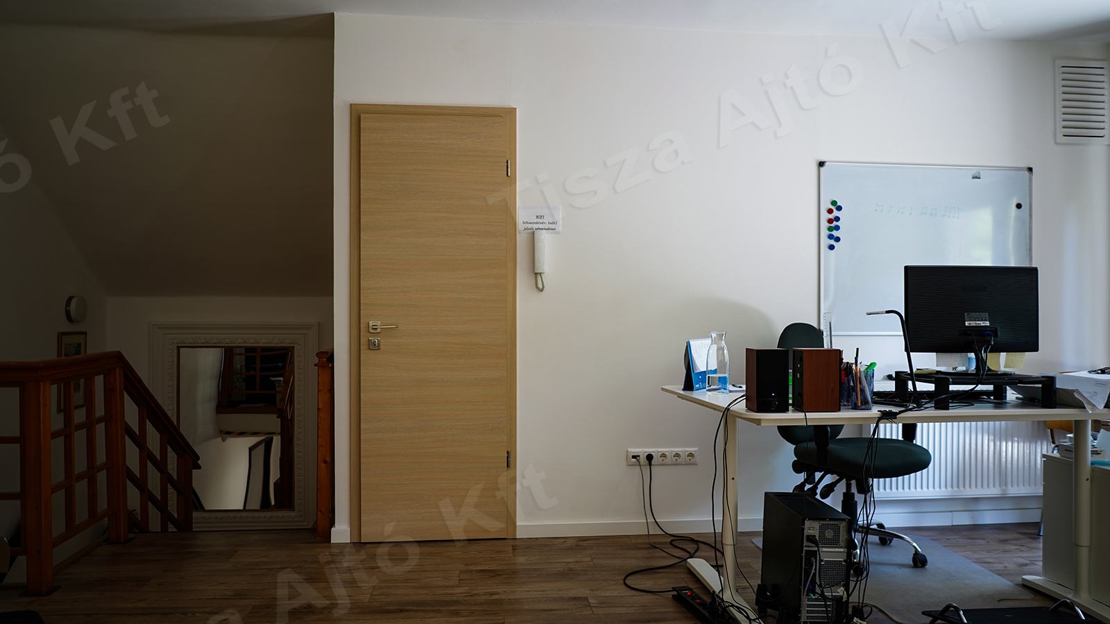 SA704684_1600