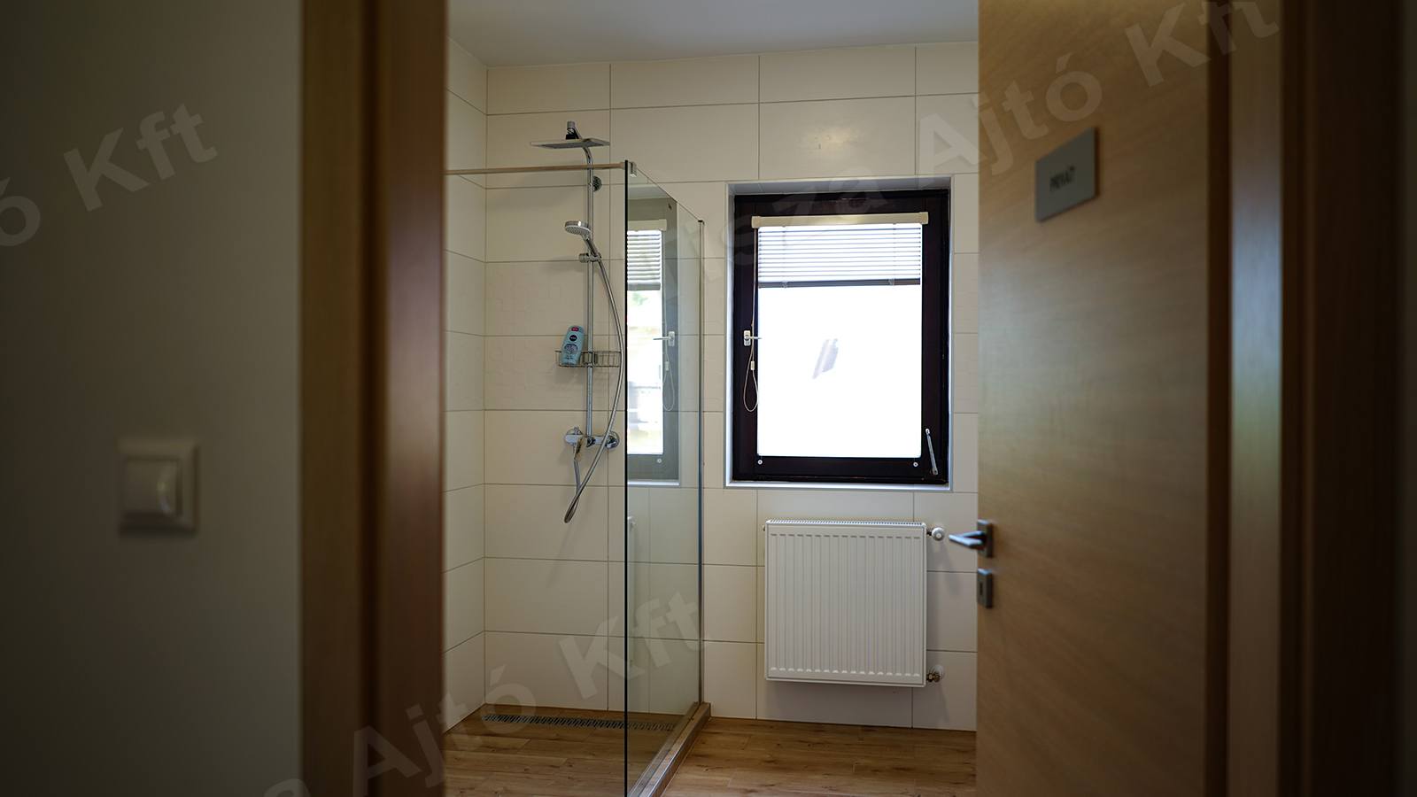 SA704731_1600