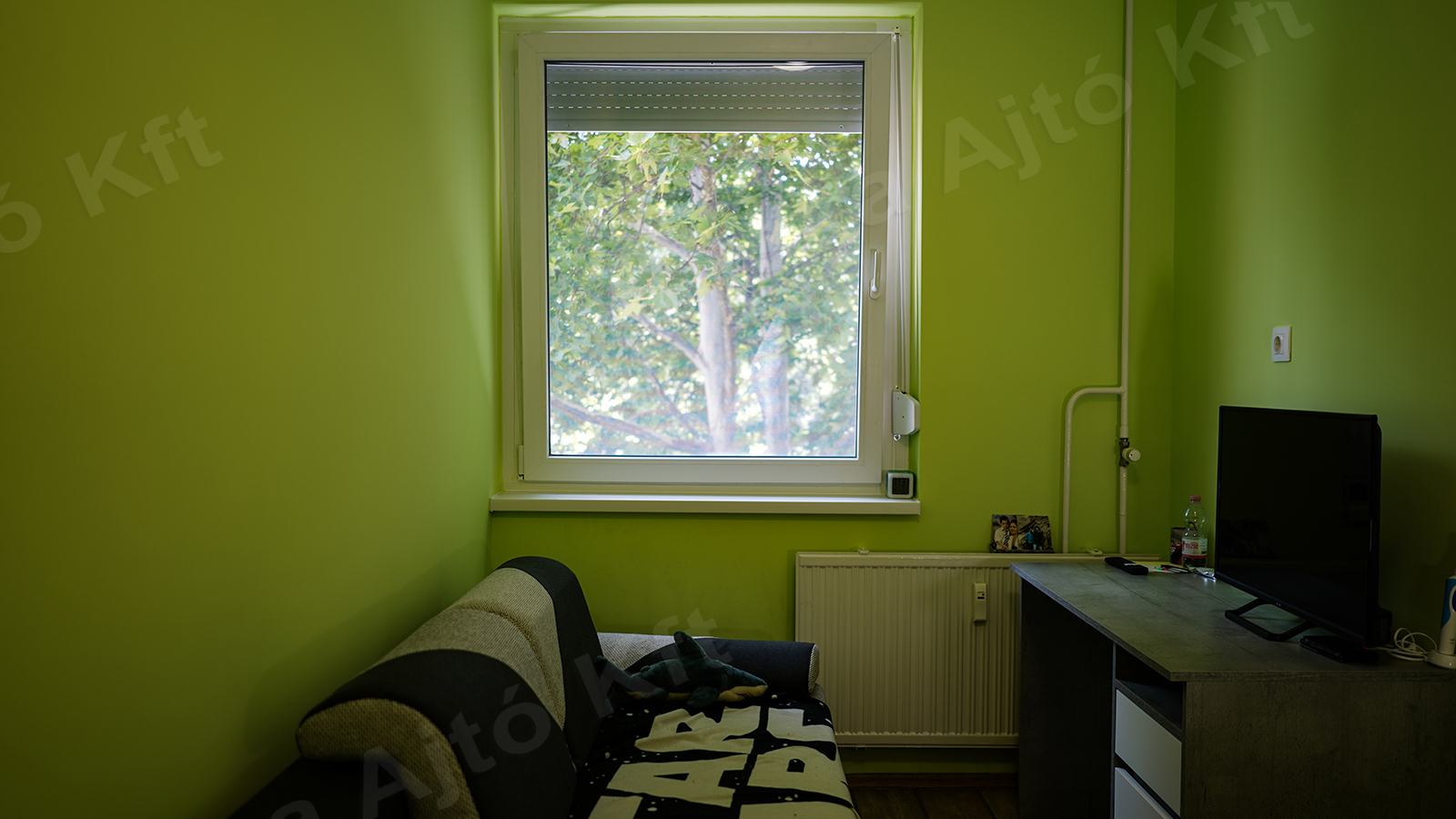 SA704780_1600