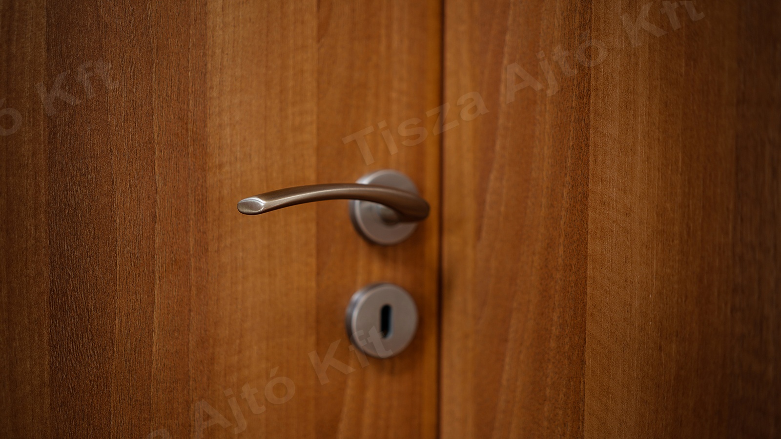 SA704867_1600