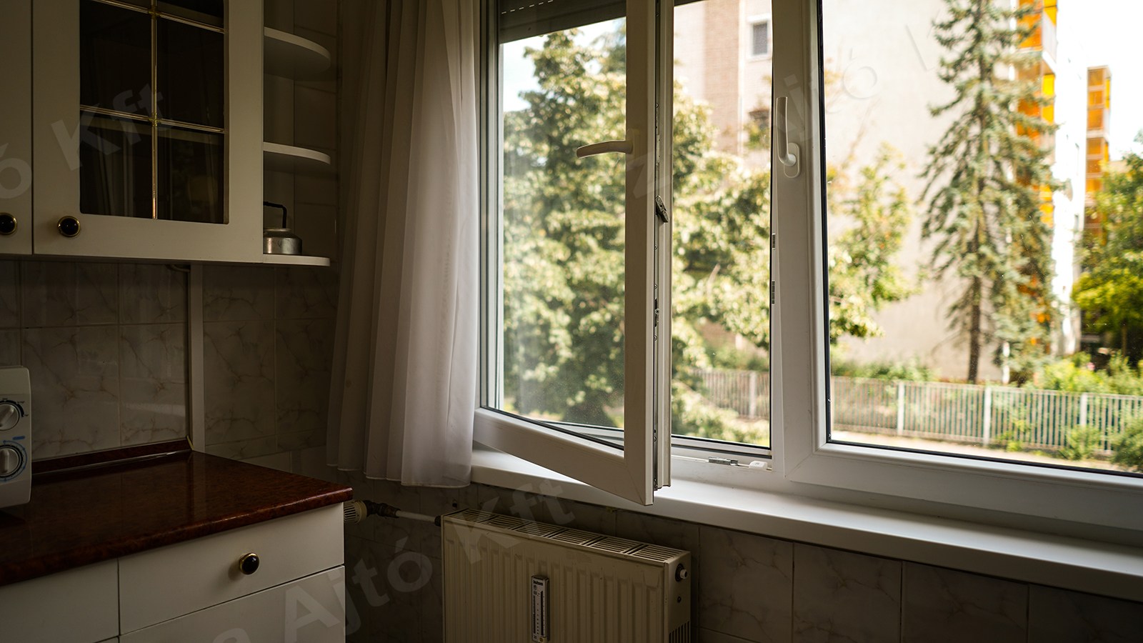 SA704938_1600