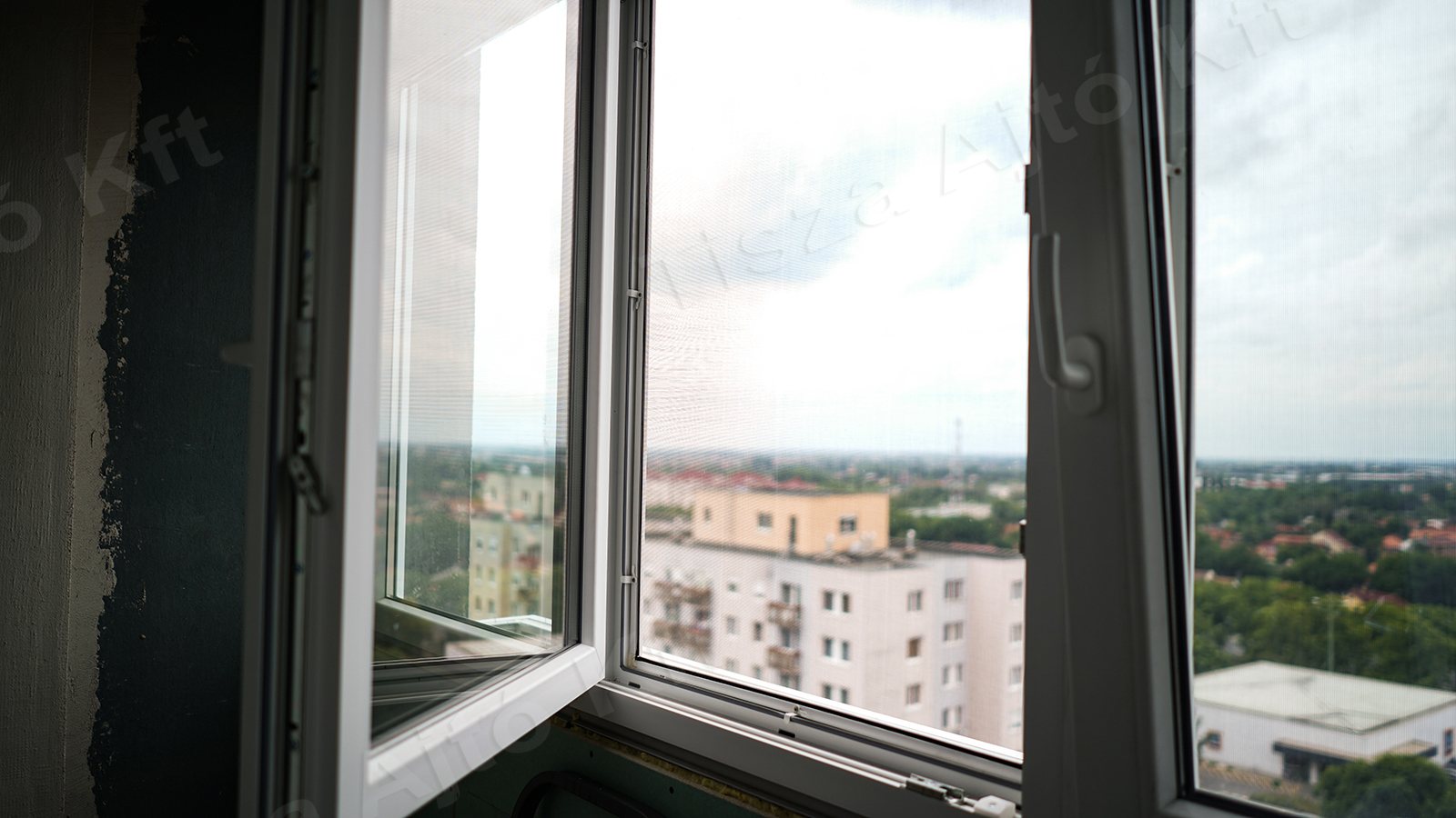 SA704997_1600