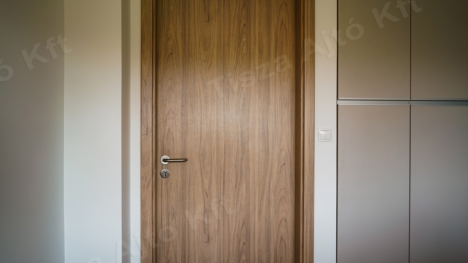 SA705169_1600