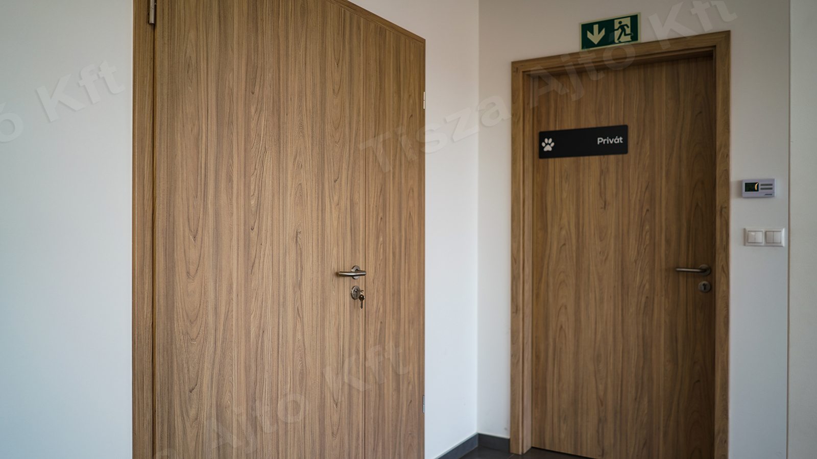 SA705103_1600