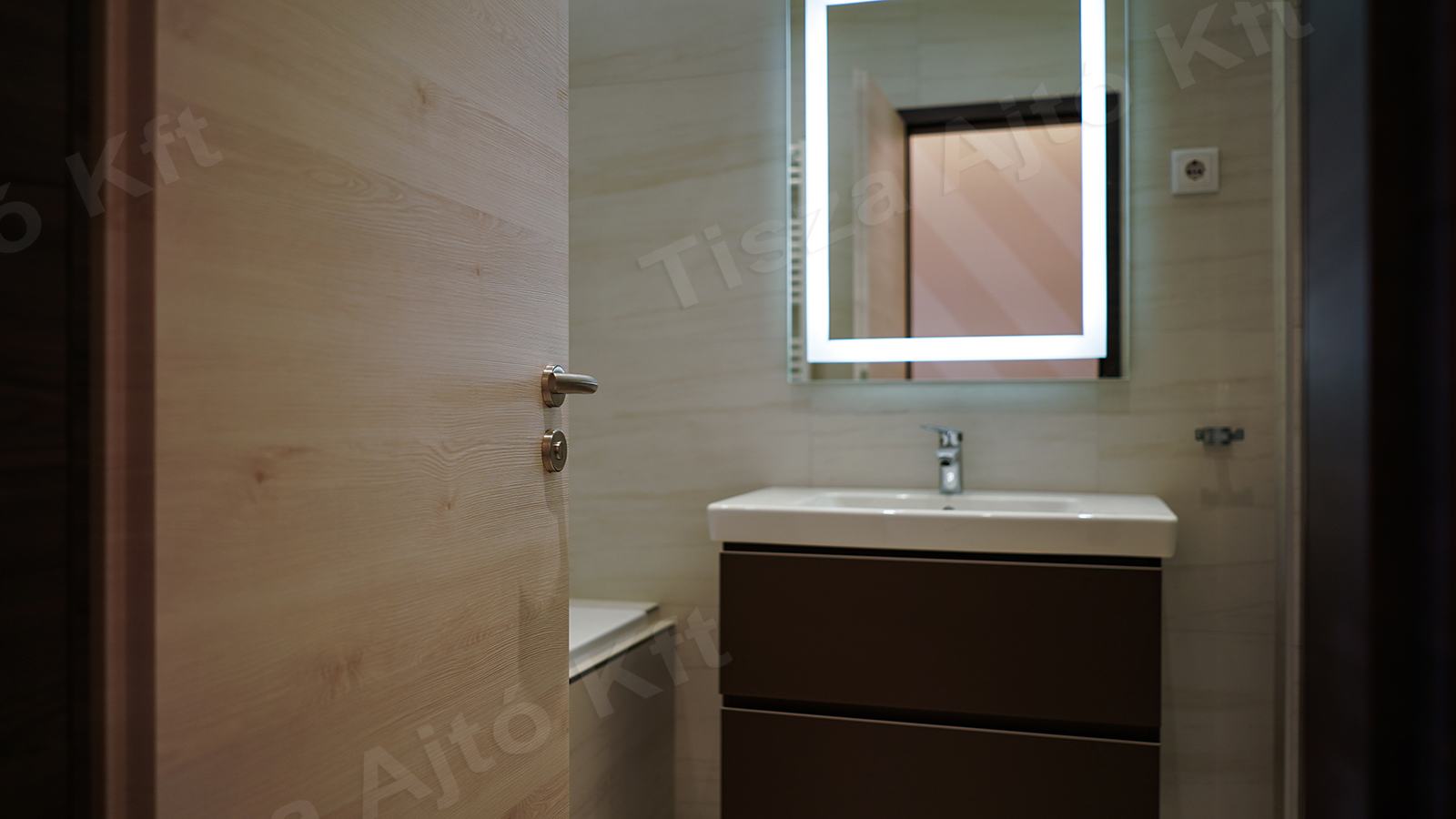 SA705228_1600