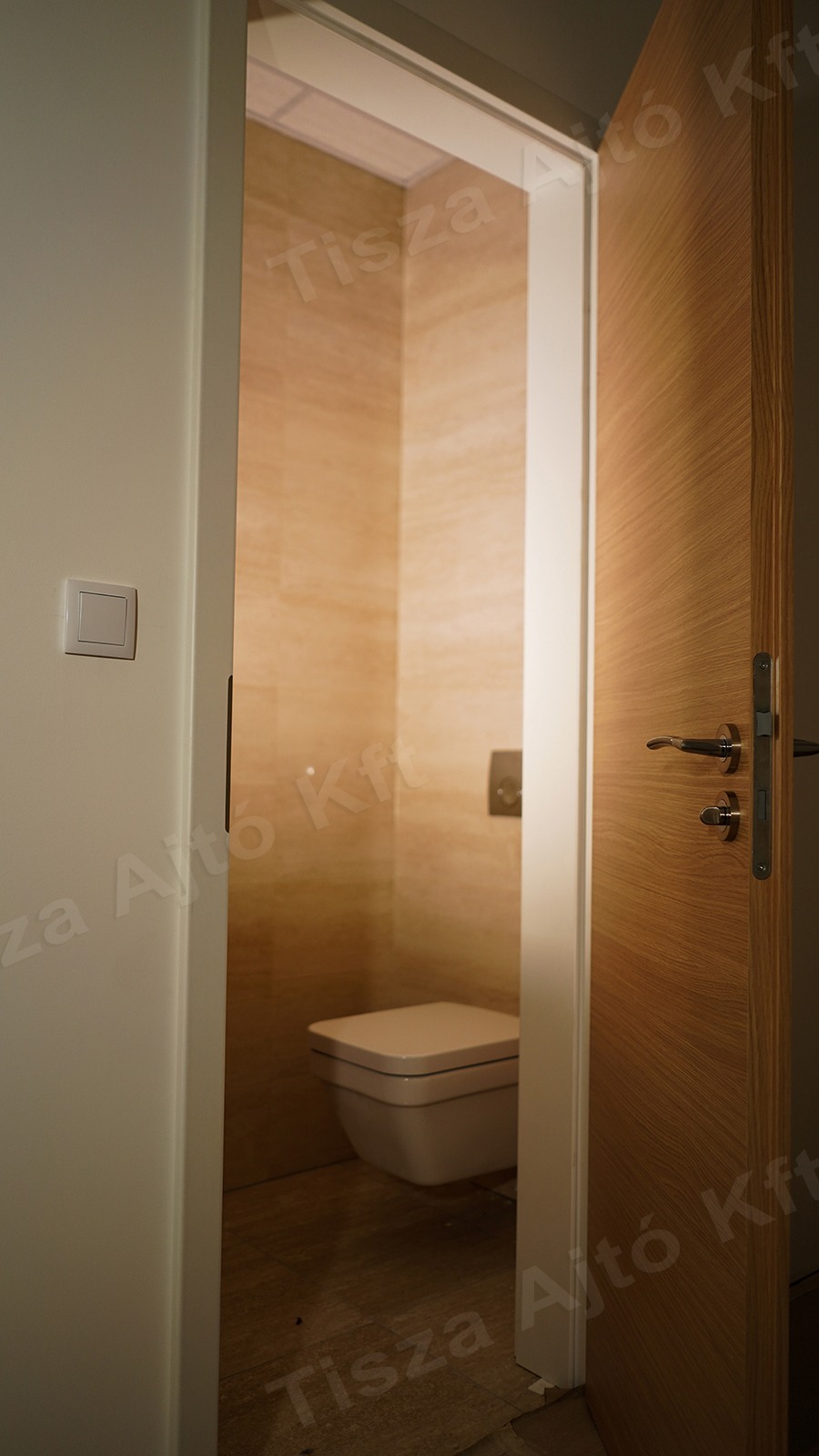SA705252_1600